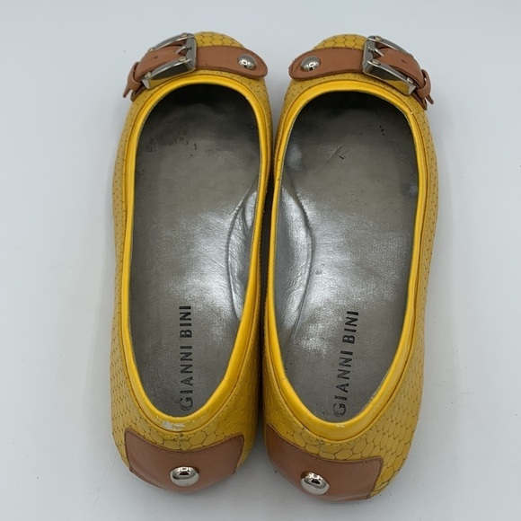 Gianni Bini Flats, sone wear. Size 7M. Good comfort shoes around the house - Picture 2 of 6